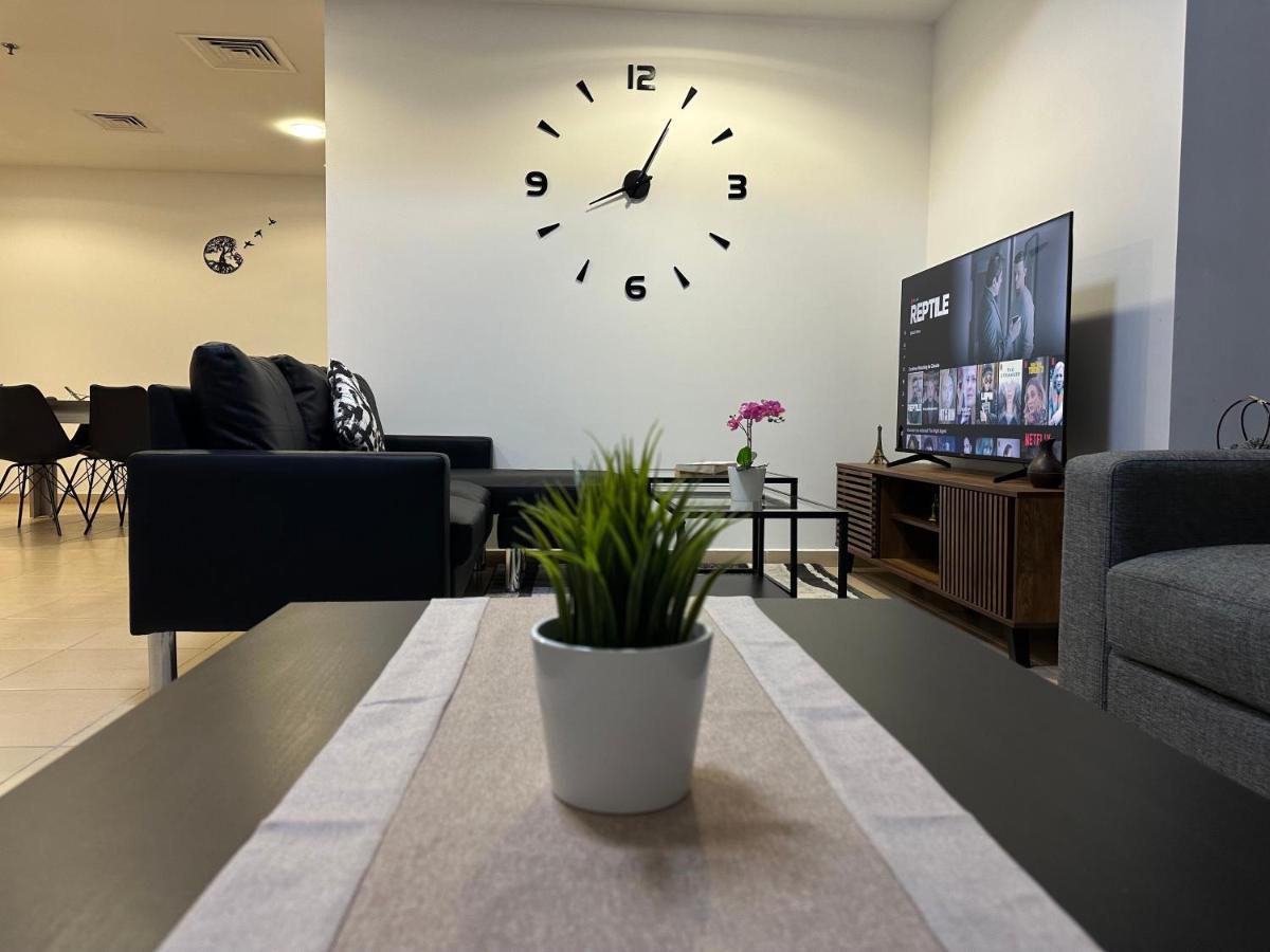 Moonlight Hostel Jbr - 2Min Walk To Jbr Beach - Gym - 2Min Metro Station - Poll Dubai Buitenkant foto