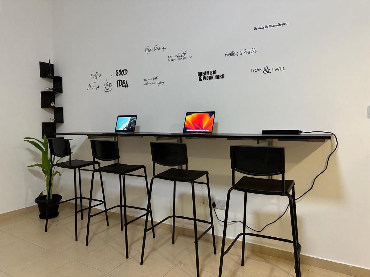 Moonlight Hostel Jbr - 2Min Walk To Jbr Beach - Gym - 2Min Metro Station - Poll Dubai Buitenkant foto