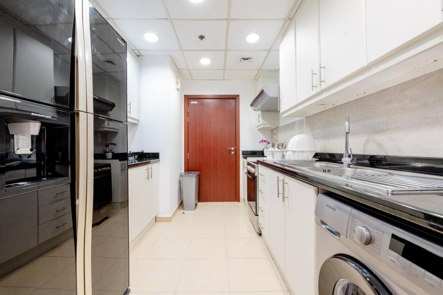 Moonlight Hostel Jbr - 2Min Walk To Jbr Beach - Gym - 2Min Metro Station - Poll Dubai Buitenkant foto